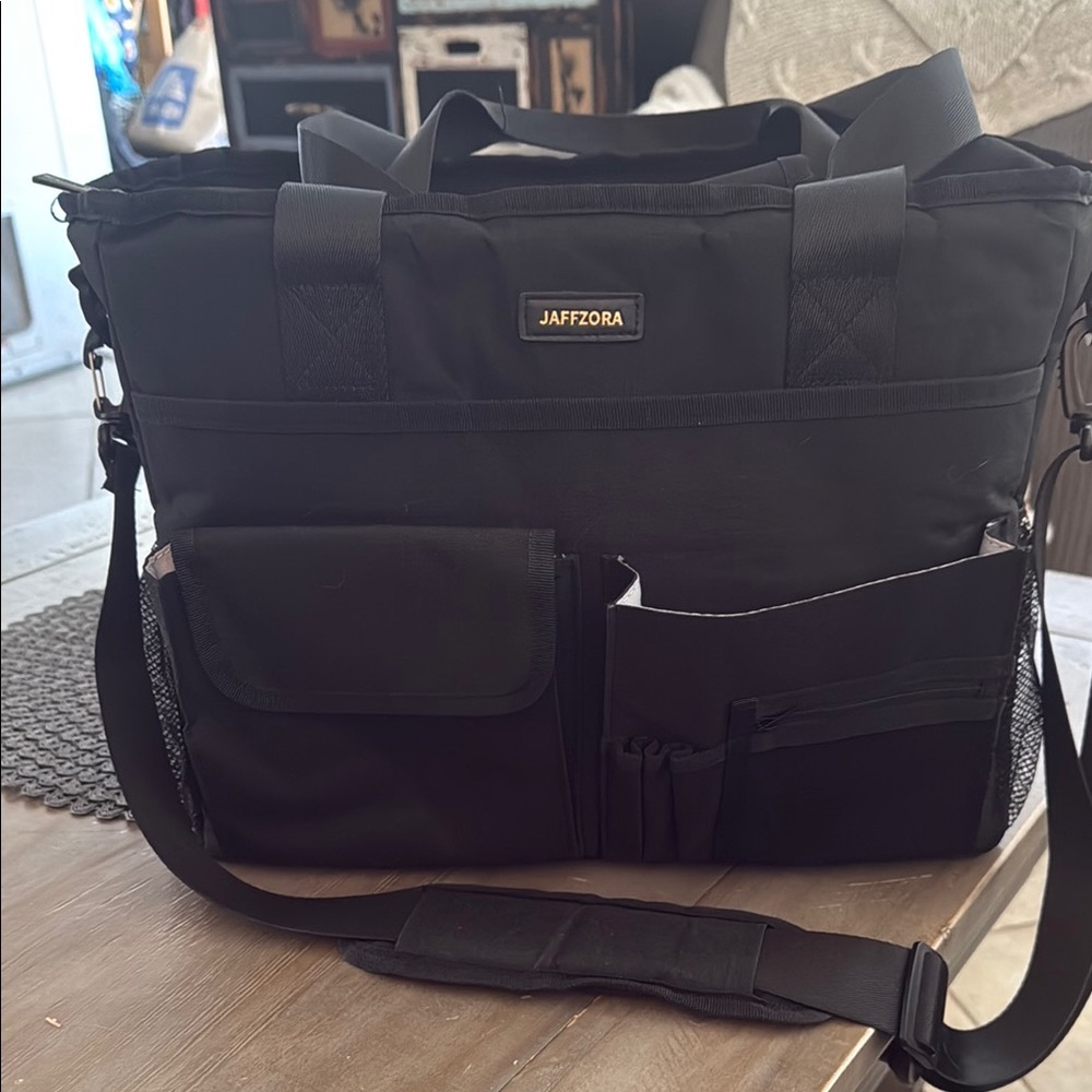 Black LaptopBag with Durable Fabric and Modern Design great for teachers